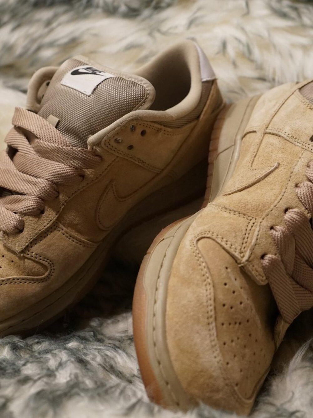 Nike SB Dunk Low Tan Suede Gum Sole Men's 10 Skate Shoes